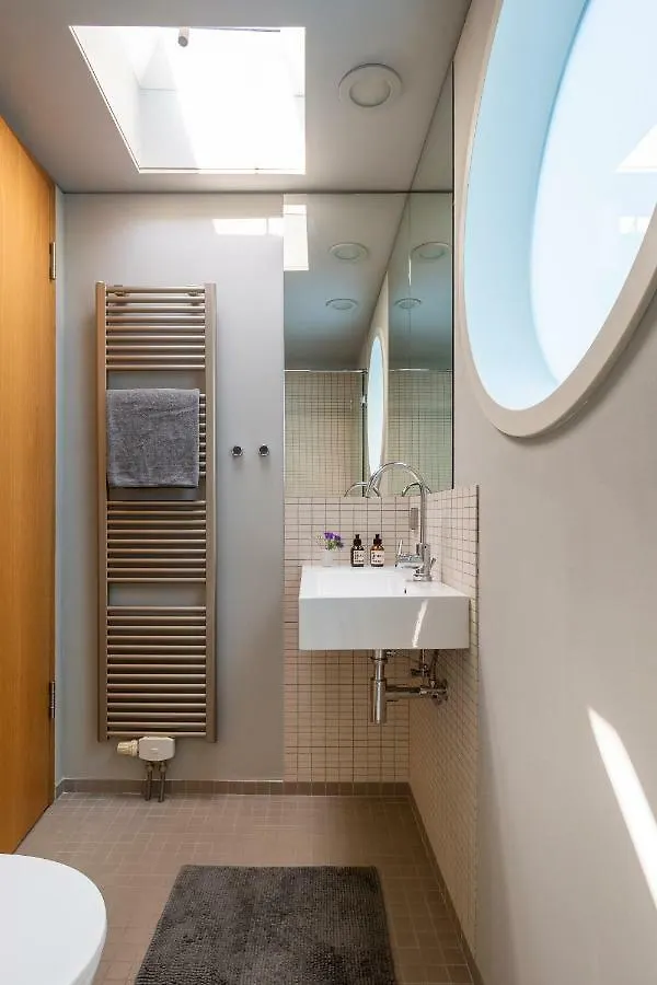 *** Botel Grace Suite Mit Zwei Schlafzimmern Berlin Deutschland